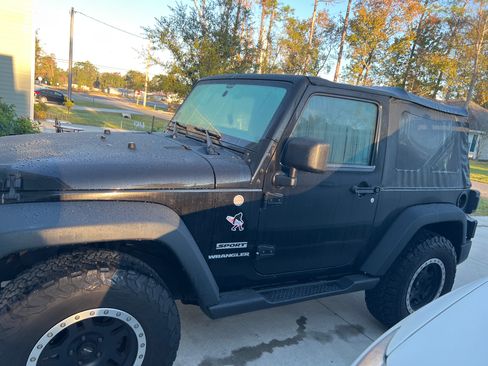 Used 2015 Jeep Wrangler Sport image 4