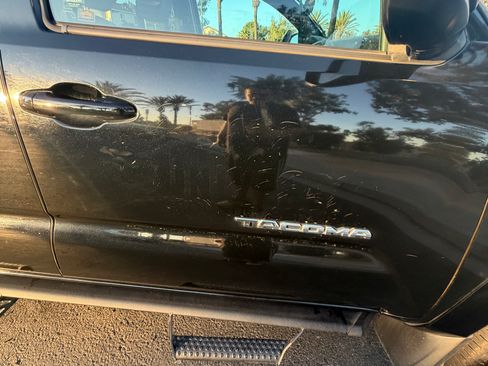 Used 2021 Toyota Tacoma TRD Sport w/ Technology Package image 15