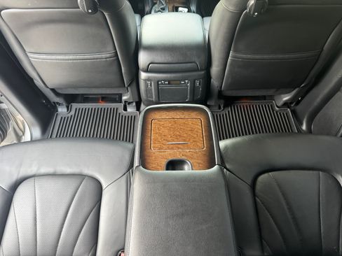 Used 2013 INFINITI QX56 4WD w/ Deluxe Touring Pkg image 24