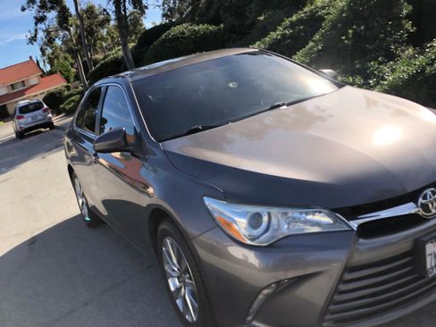 Used 2016 Toyota Camry XLE image 5