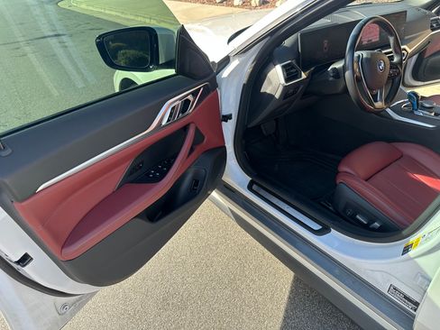 Used 2022 BMW i4 eDrive40 image 22