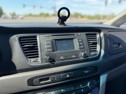 Used 2016 Kia Sedona L FWD image 16