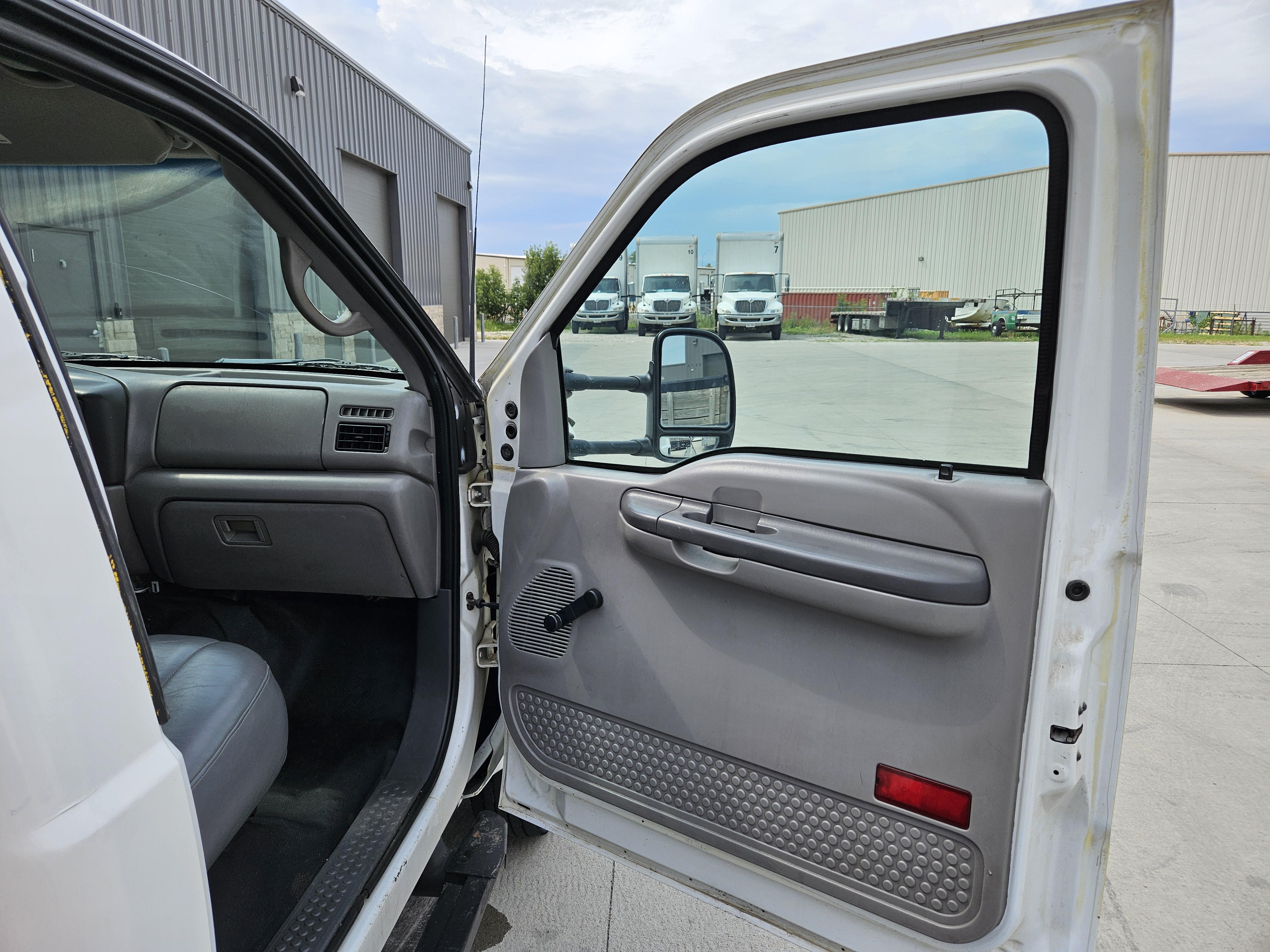 Used 1999 Ford F550 Luxury RWD image 17