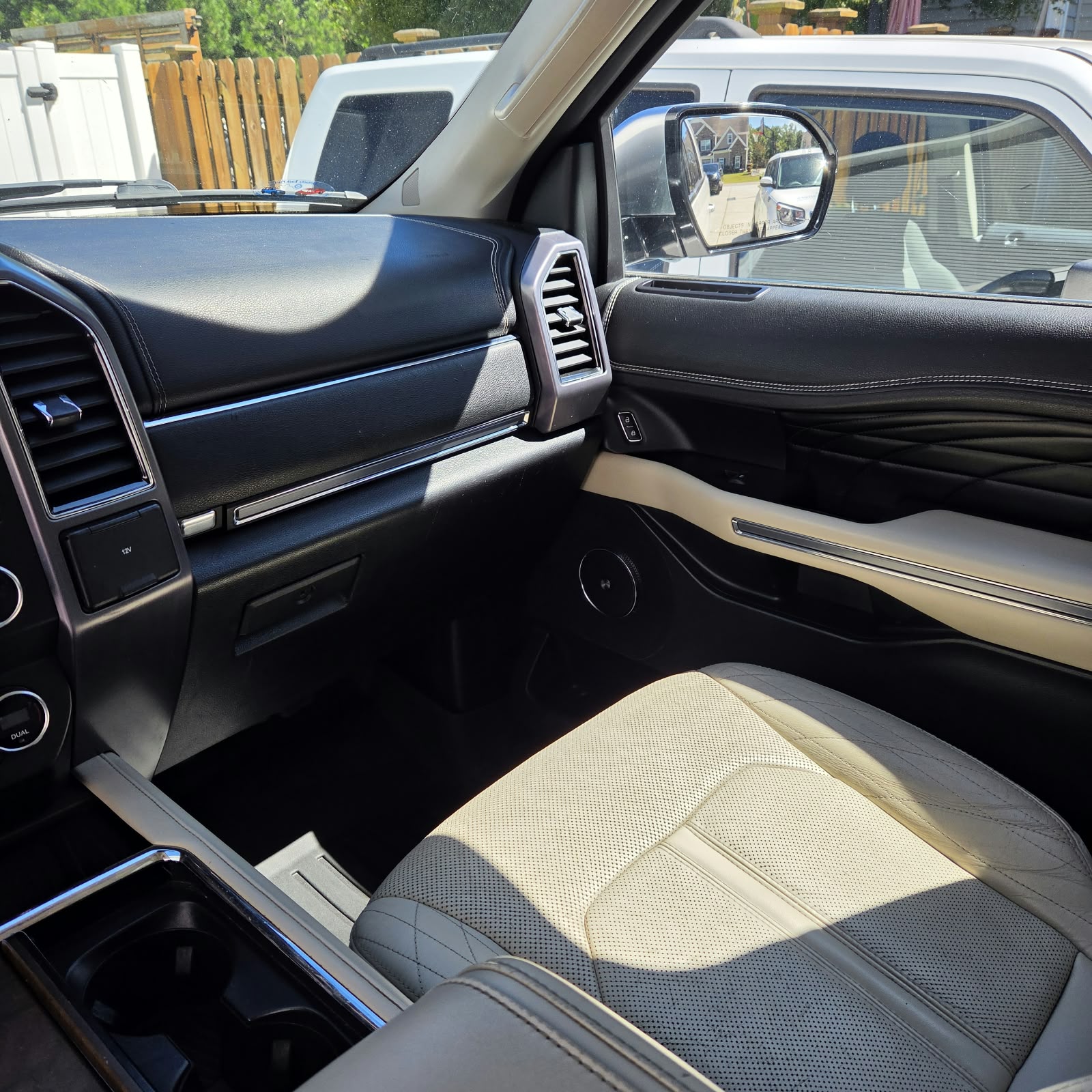 Used 2019 Ford Expedition Max Platinum AWD/4WD image 27