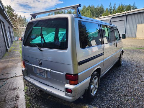 Used 2002 Volkswagen Eurovan GLS image 4