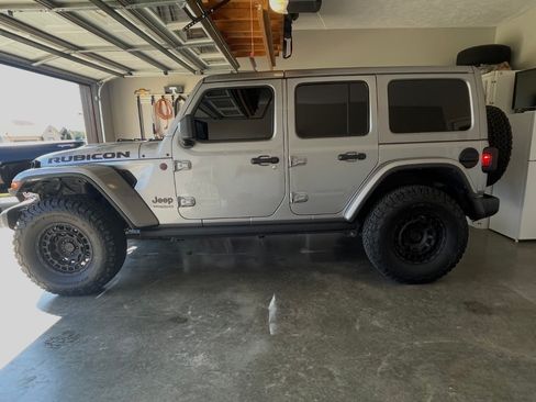 Used 2018 Jeep Wrangler Unlimited Rubicon AWD/4WD image 6