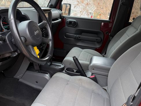 Used 2007 Jeep Wrangler Unlimited Sahara image 21