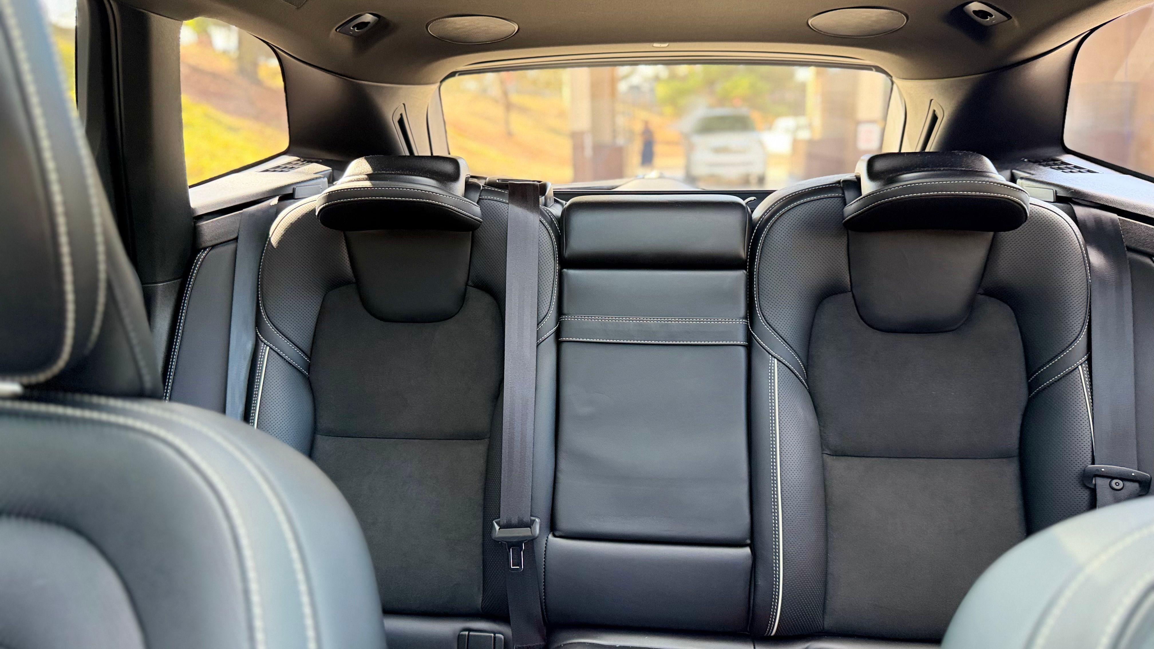 Used 2019 Volvo XC60 T8 R-Design w/ Advanced Package AWD/4WD image 28