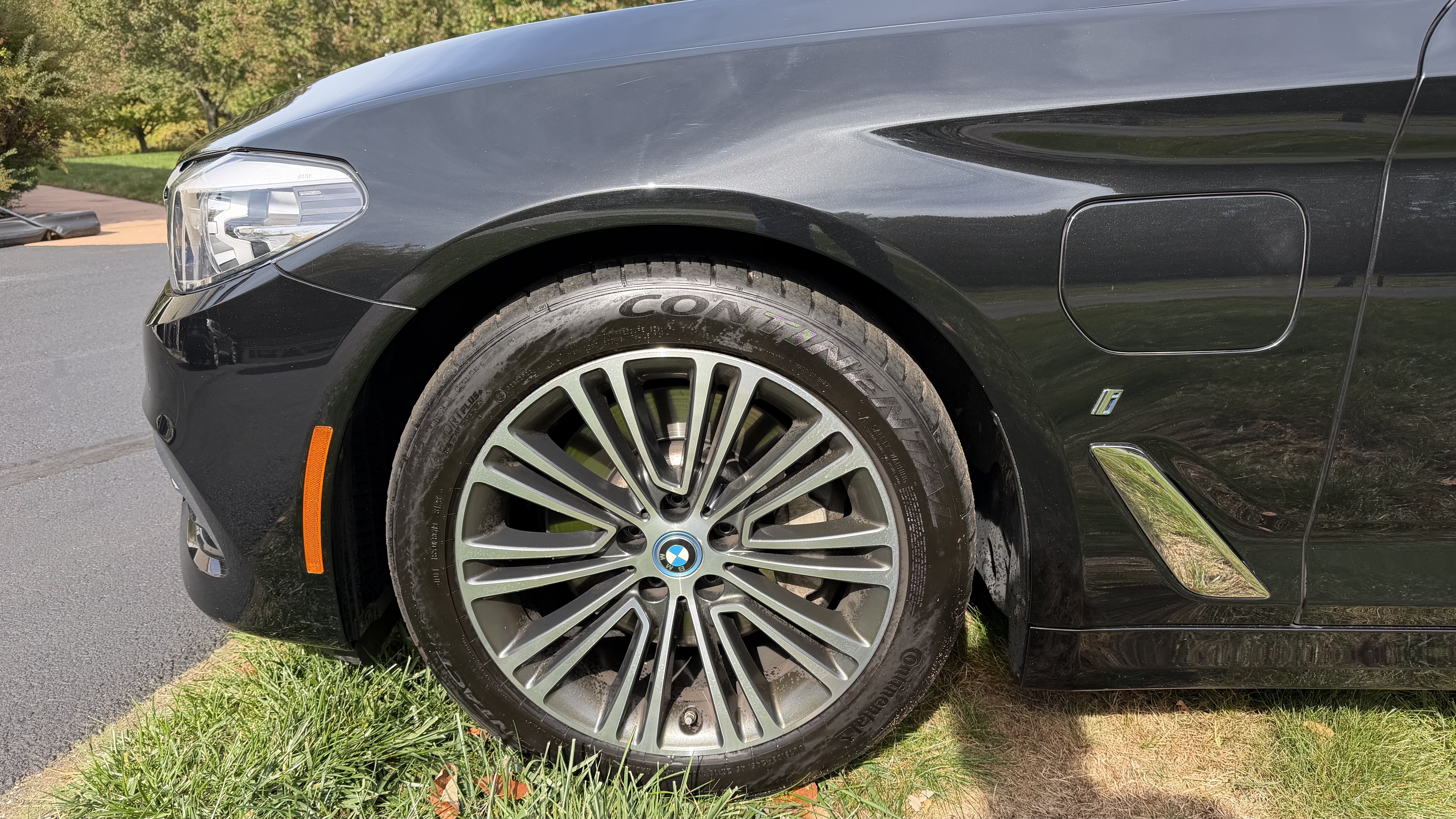 Used 2019 BMW 530e xDrive AWD/4WD image 4