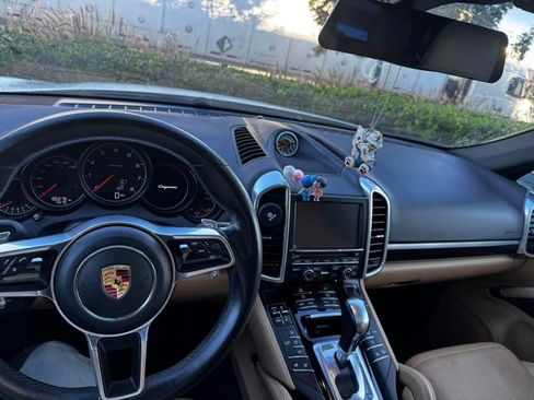 Used 2016 Porsche Cayenne image 10