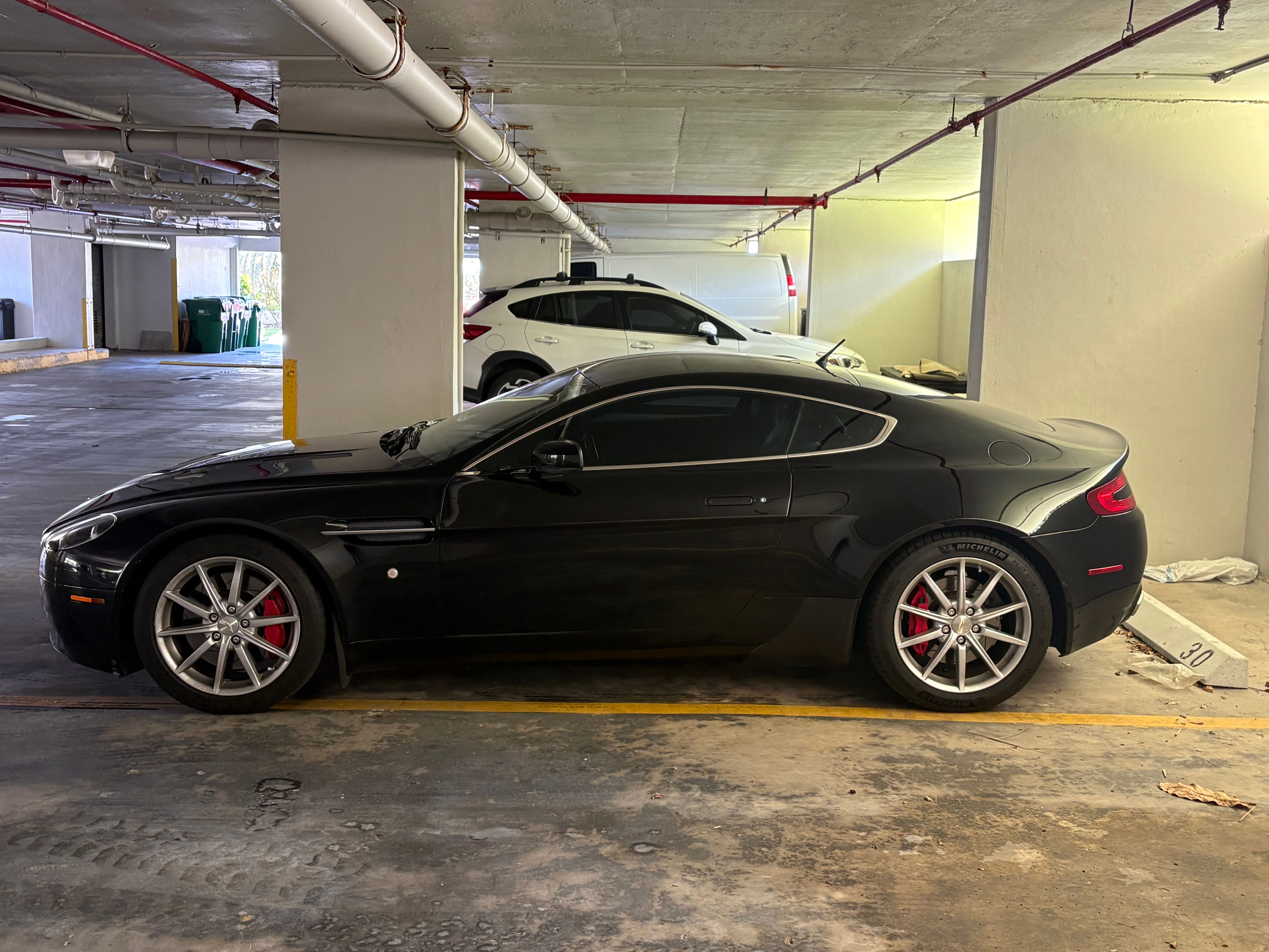 Used 2007 Aston Martin V8 Vantage Coupe RWD image 13