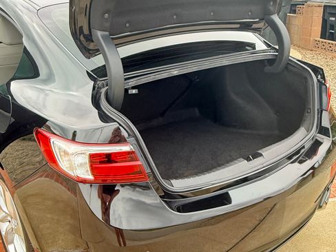 Used 2017 Acura ILX image 2