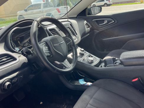 Used 2015 Chrysler 200 Limited w/ Convenience Group FWD image 1