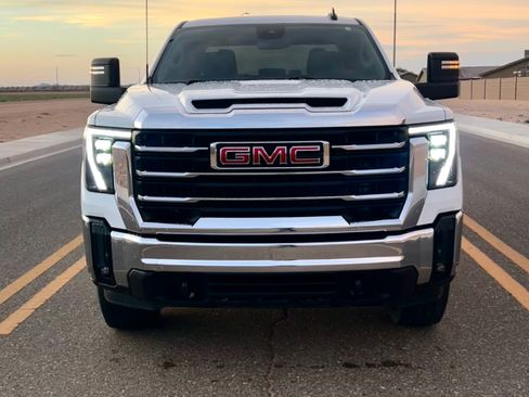 Used 2024 GMC Sierra 2500 SLE w/ SLE Value Package; AWD/4WD image 2