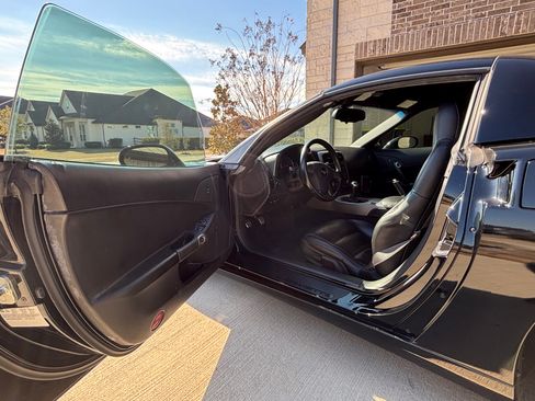 Used 2006 Chevrolet Corvette Coupe 2D image 12