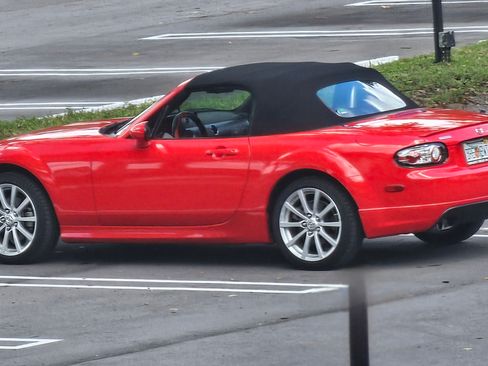 Used 2008 MAZDA MX-5 Miata Grand Touring w/ Premium Pkg image 1
