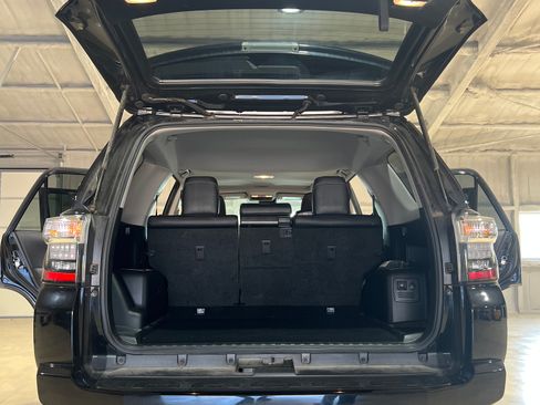 Used 2023 Toyota 4Runner 40th Anniversary SE image 11