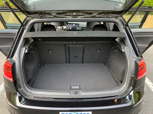 Used 2017 Volkswagen GTI SE image 13