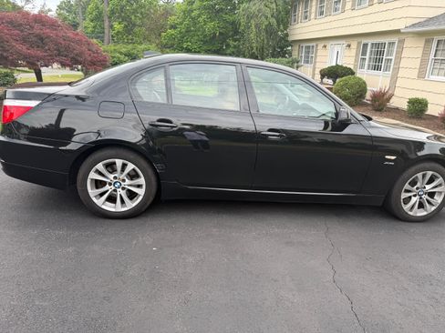 Used 2010 BMW 535i xDrive Sedan AWD/4WD image 6