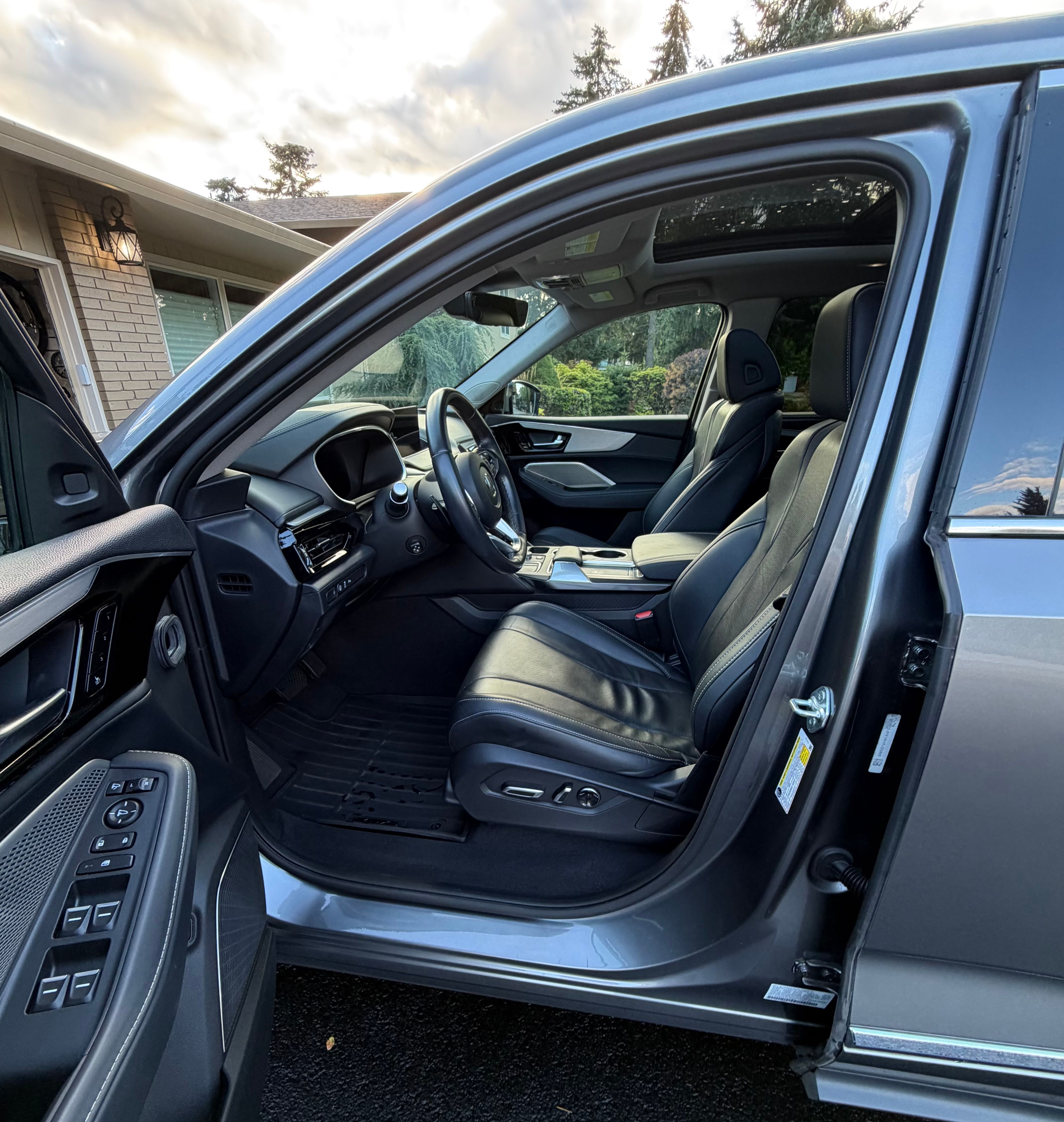 Used 2023 Acura MDX w/ Technology Package AWD/4WD image 11