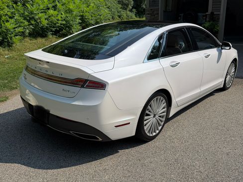 Used 2017 Lincoln MKZ Reserve w/ Climate Package AWD/4WD image 2