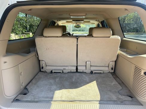 Used 2009 Chevrolet Suburban LT image 22