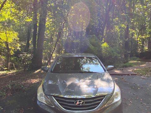 Used 2013 Hyundai Sonata GLS w/ Popular Equipment Pkg FWD image 2
