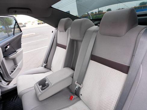 Used 2014 Toyota Camry LE image 13