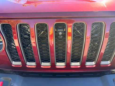 Used 2021 Jeep Wrangler Unlimited Rubicon AWD/4WD image 11