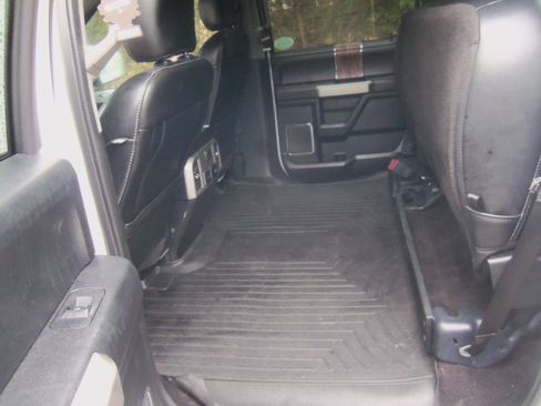 Used 2019 Ford F150 Lariat image 14