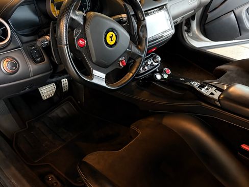 Used 2012 Ferrari California image 12
