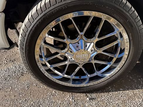 Used 2014 Ford F150 Limited image 8