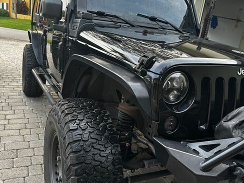 Used 2012 Jeep Wrangler Unlimited Sport image 16