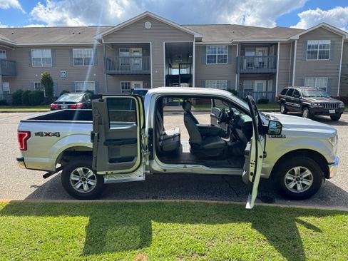 Used 2015 Ford F150 XL w/ Equipment Group 101A Mid AWD/4WD image 9