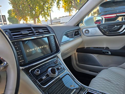 Used 2018 Lincoln Continental Black Label w/ Rear-seat Package image 19