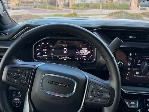 Used 2025 GMC Sierra 2500 Denali Ultimate w/ Max Trailering Package image 12