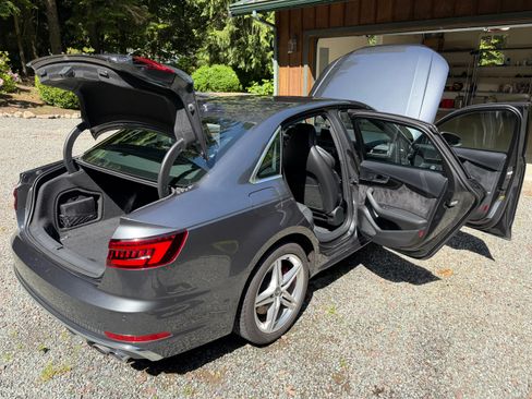 Used 2018 Audi S4 Prestige AWD/4WD image 17