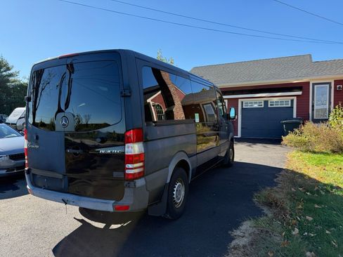 Used 2011 Mercedes-Benz Sprinter 2500 image 6