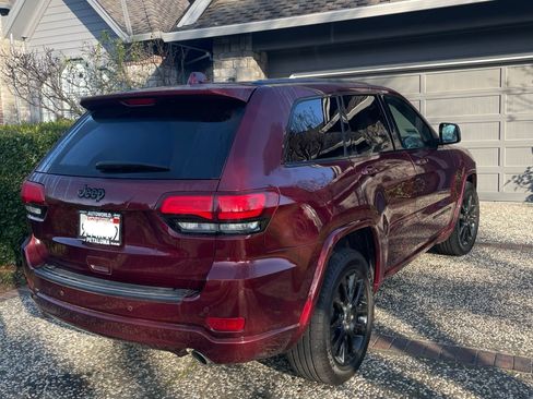 Used 2019 Jeep Grand Cherokee Altitude image 5