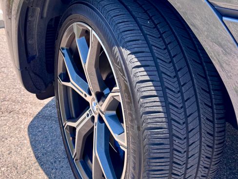 Used 2021 BMW X6 M50i AWD/4WD image 4