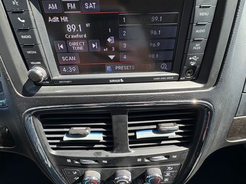 Used 2019 Dodge Grand Caravan SE w/ UConnect Hands-Free Group FWD image 30