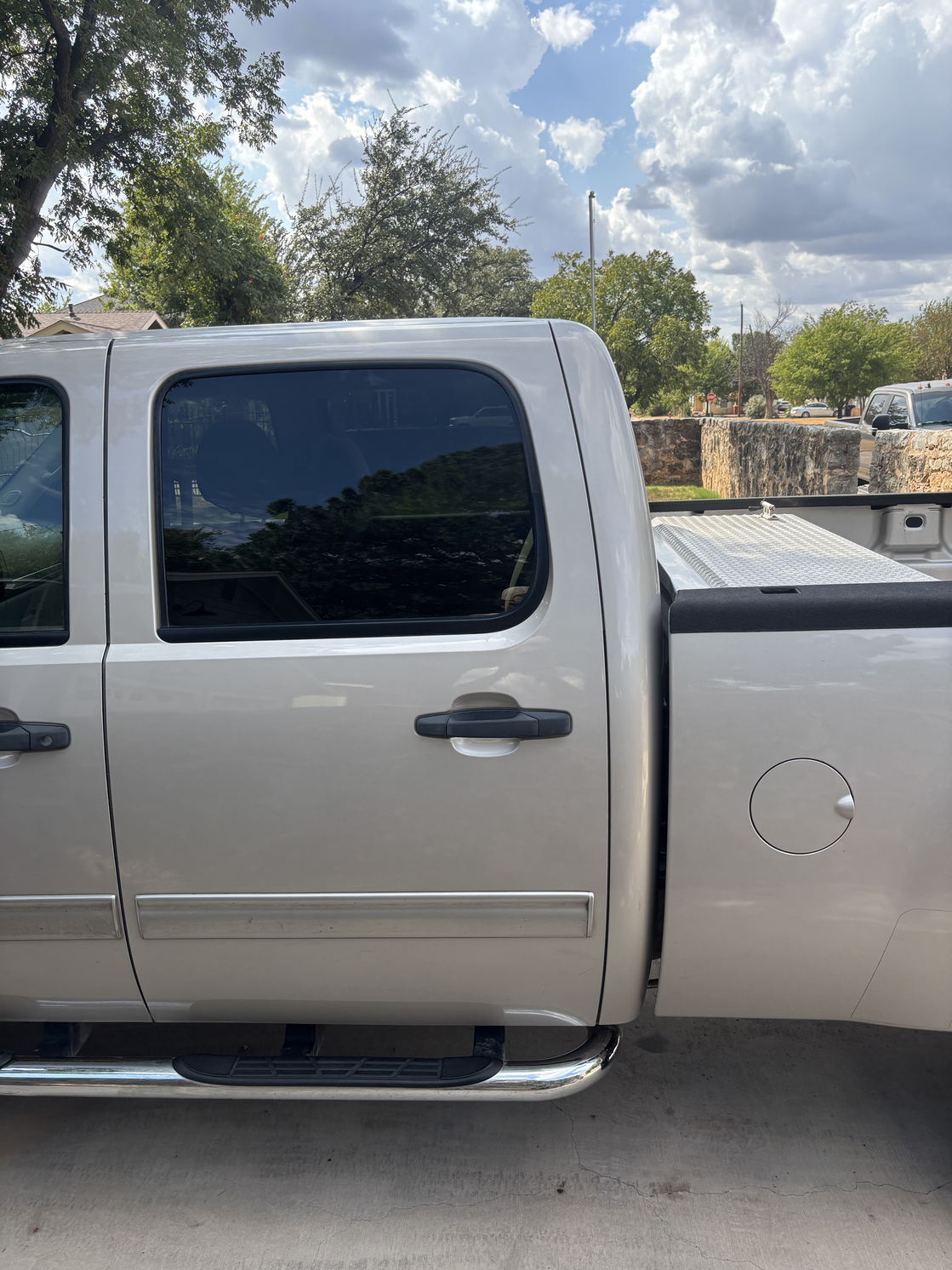 Used 2008 GMC Sierra 2500 SLE w/ Z71 Off-Road Package RWD image 8