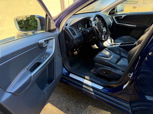 Used 2015 Volvo XC60 T6 Platinum image 5