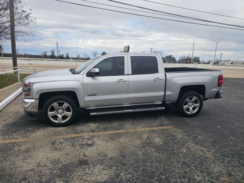 Used 2018 Chevrolet Silverado 1500 LT w/ Texas Edition image 1