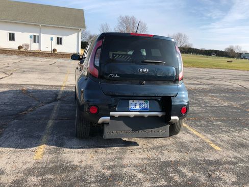 Used 2017 Kia Soul + FWD image 8