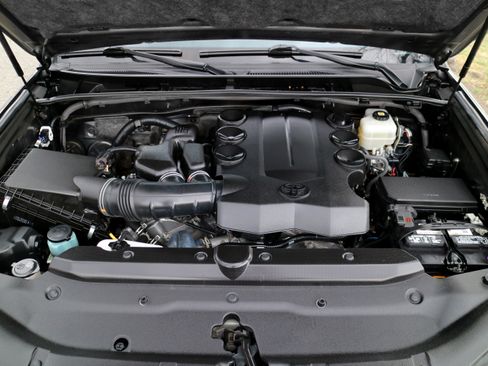 Used 2021 Toyota 4Runner Limited image 28