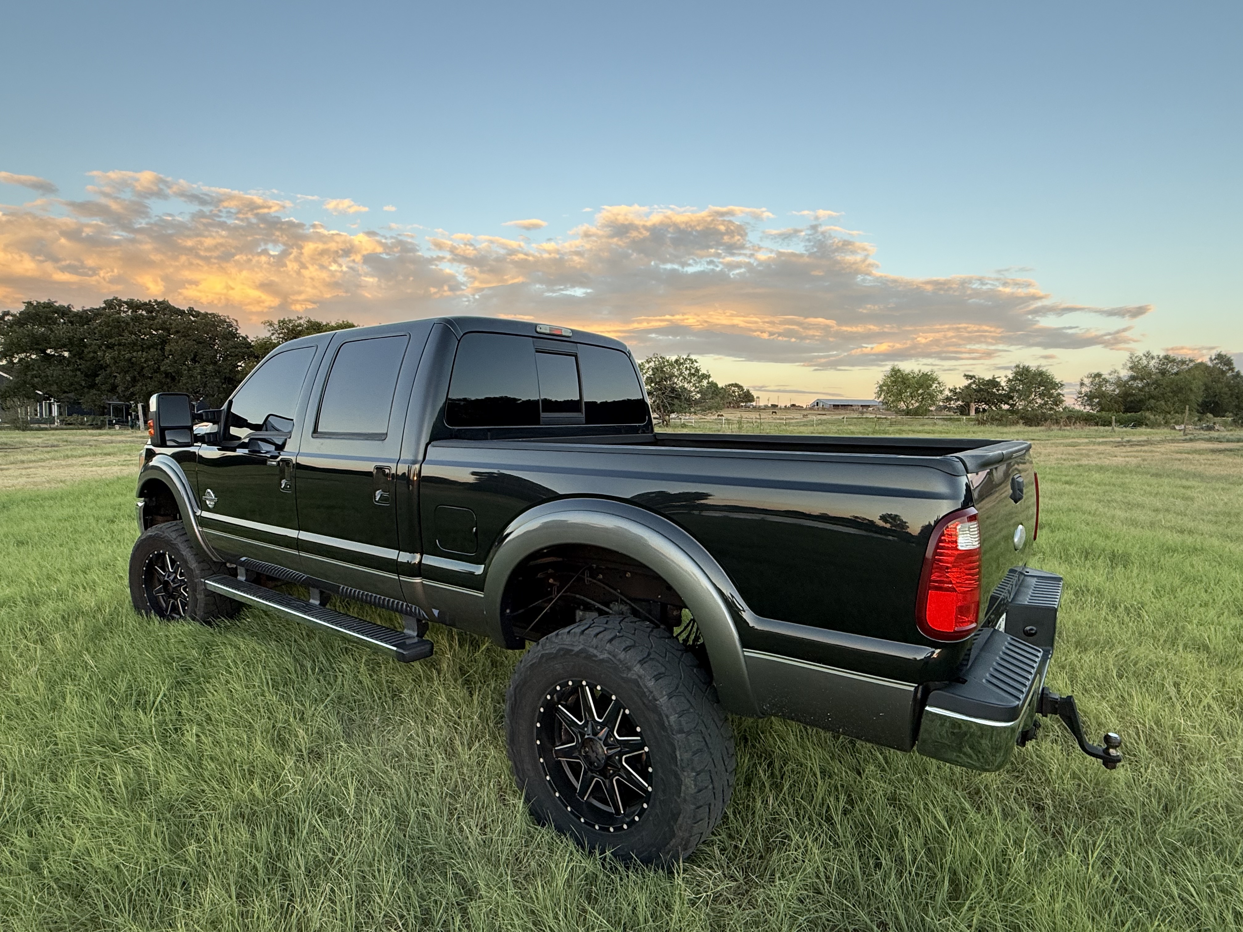 Used 2012 Ford F250 Lariat w/ Lariat Ultimate Pkg AWD/4WD image 9