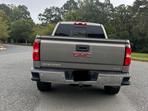 Used 2017 GMC Sierra 1500 SLE w/ SLE Value Package AWD/4WD image 8
