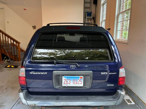 Used 1999 Toyota 4Runner SR5 image 9