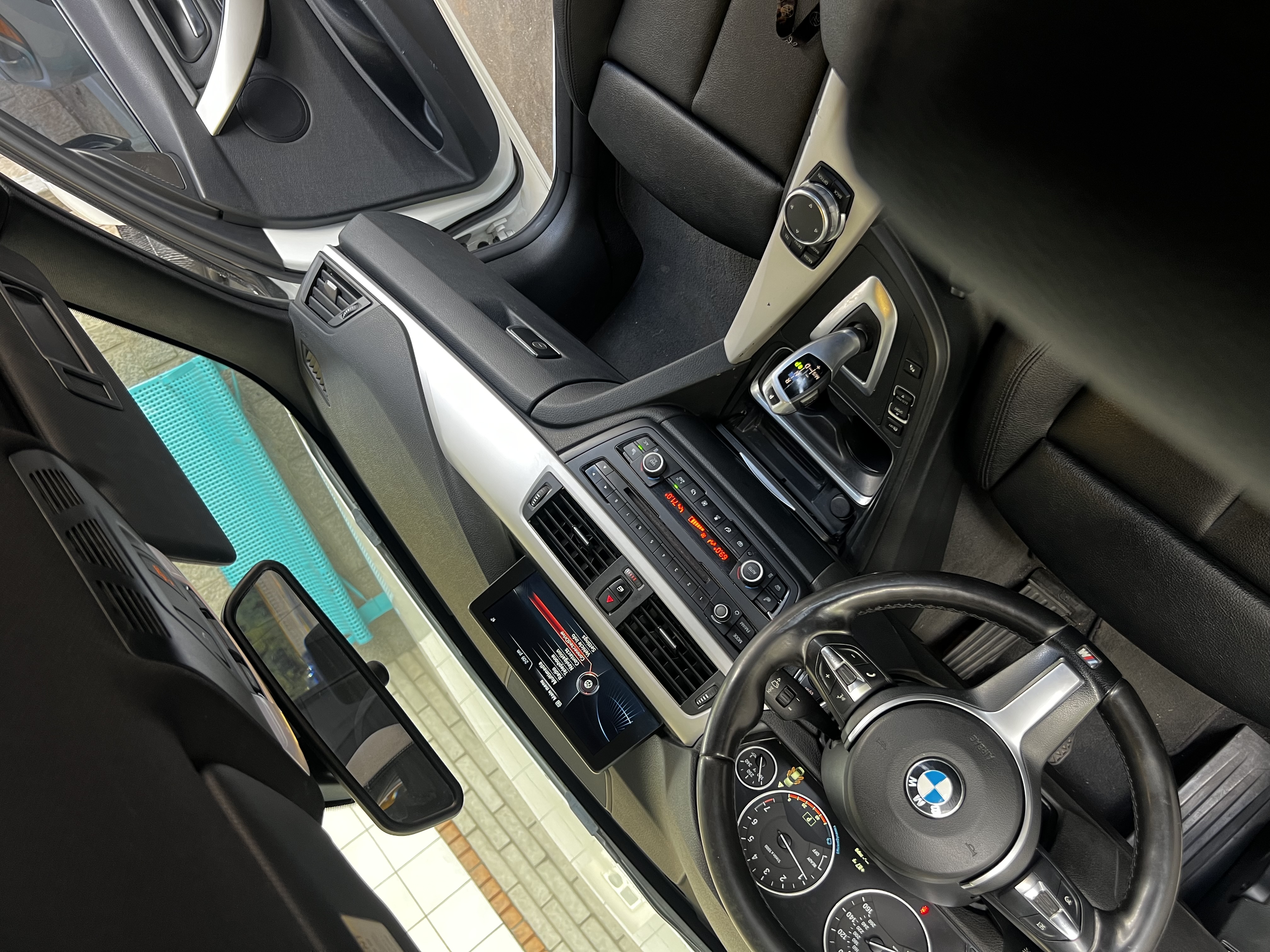 Used 2015 BMW 320i Sedan RWD image 11